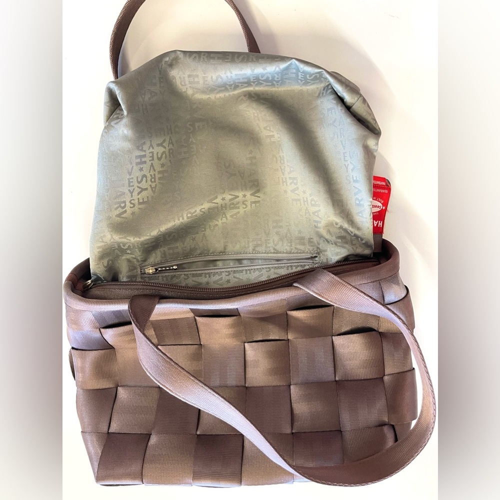 Harveys The Original Seatbelt Shoulder Bag‎ in Brown - Picture 6 of 9